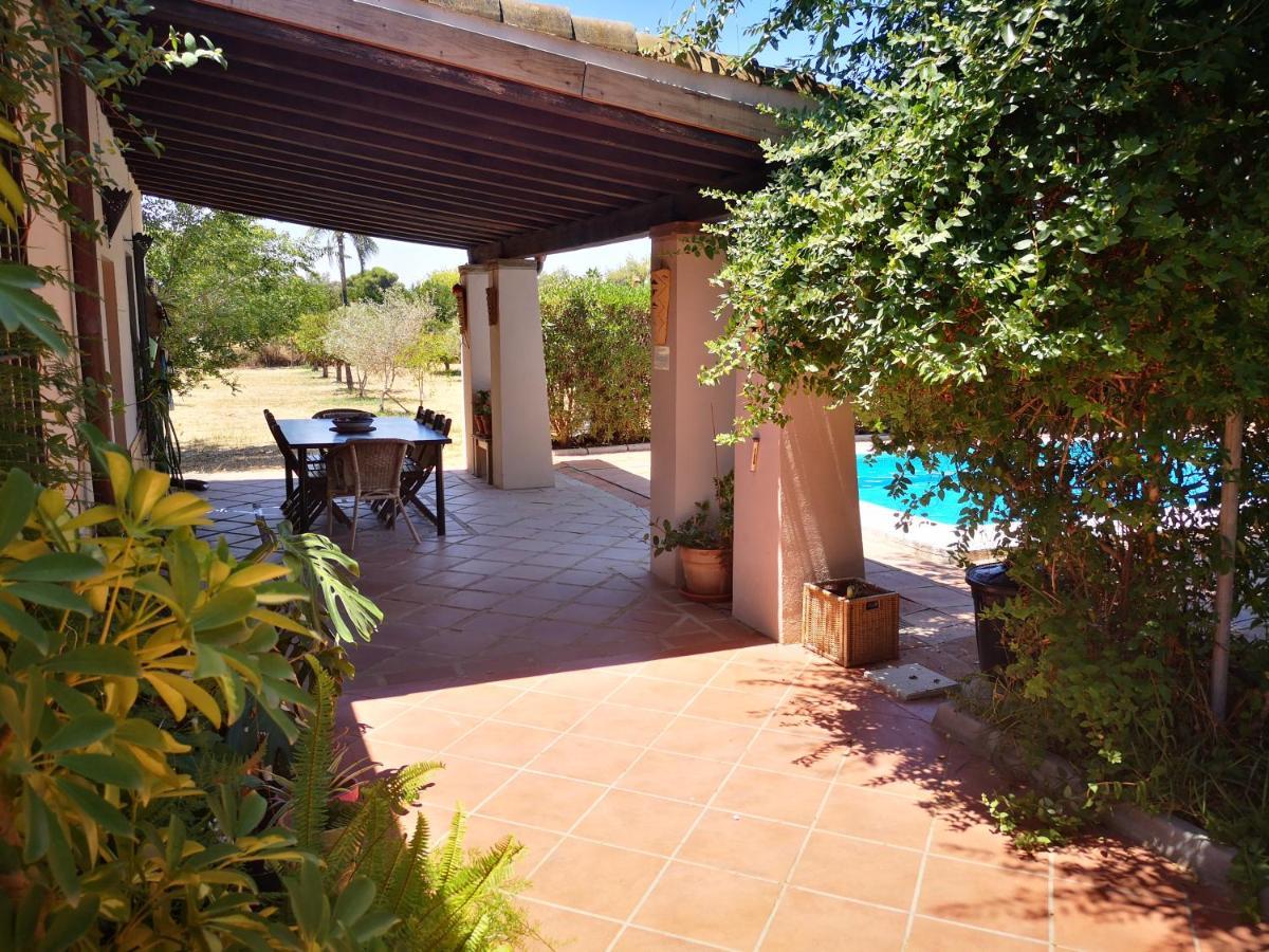 Casa Los Jinetes Кармона Екстериор снимка