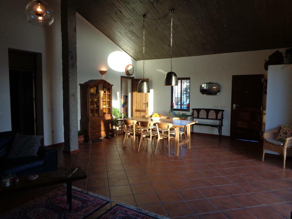 Casa Los Jinetes Кармона Екстериор снимка